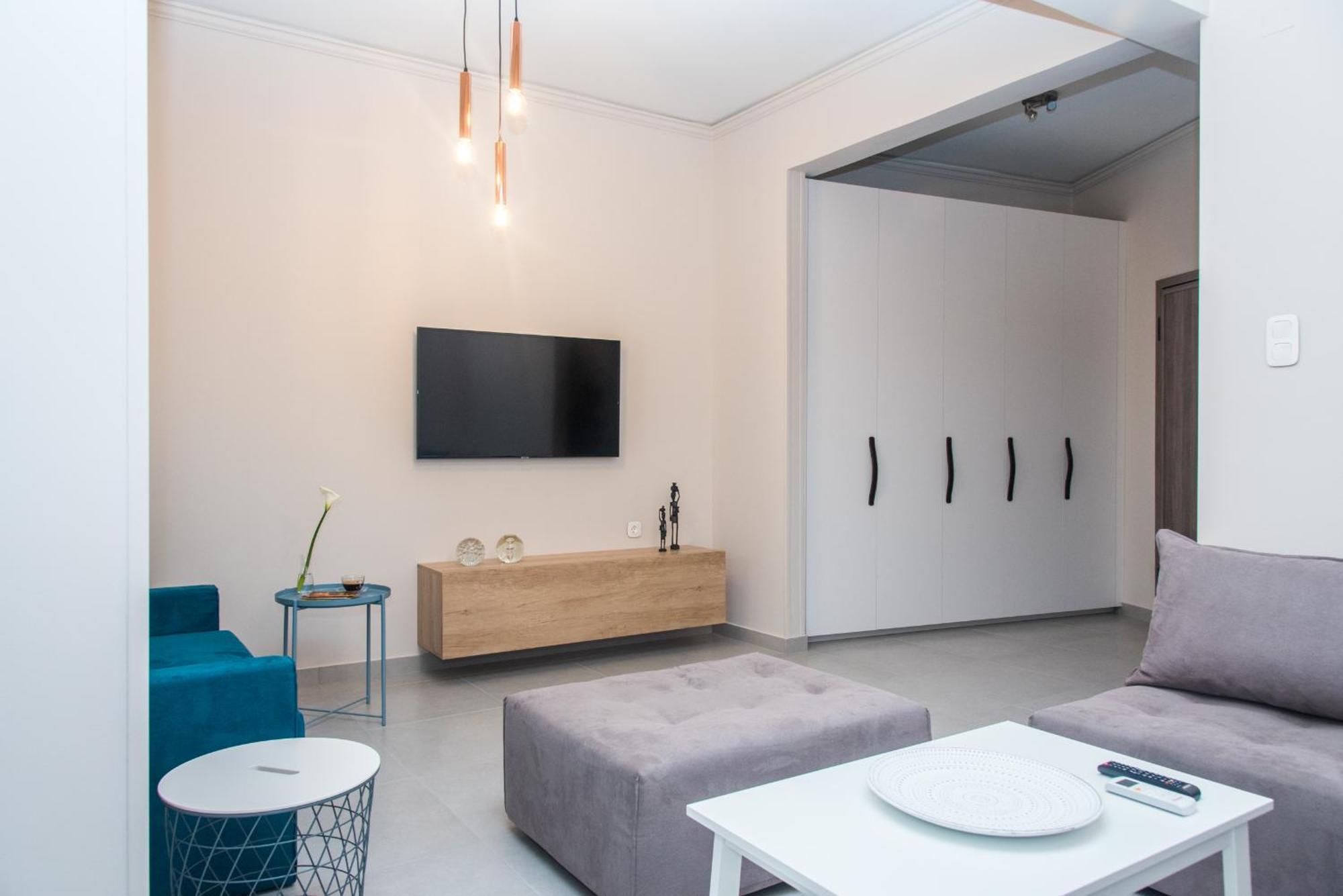 Comfy & Modern In The Heart Of