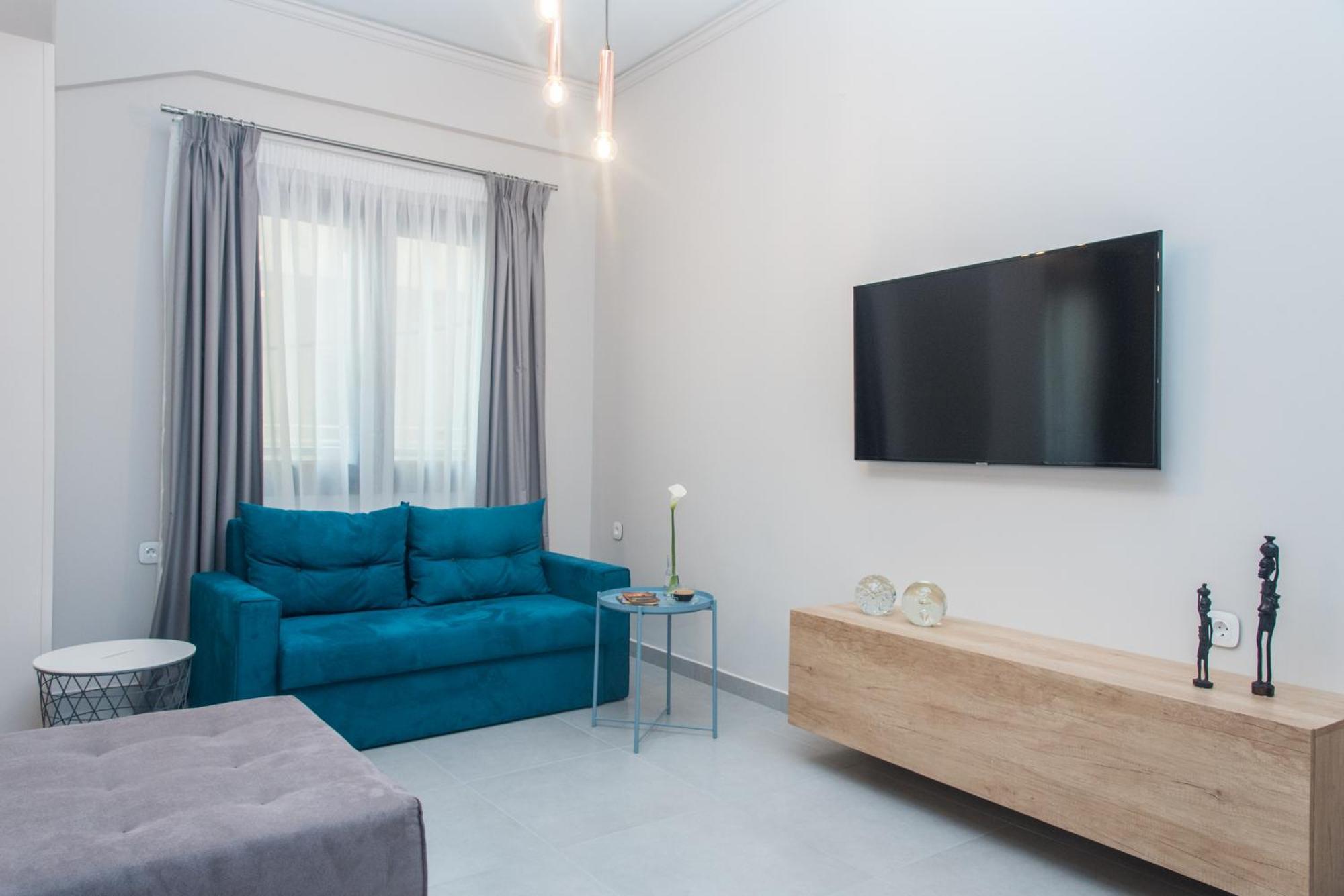 Comfy & Modern In The Heart Of